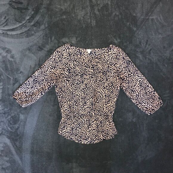 Forever 21 Women’s Size S I Love H81 Floral ¾ Length Sleeve Pleated Peplum Top - Picture 2 of 11